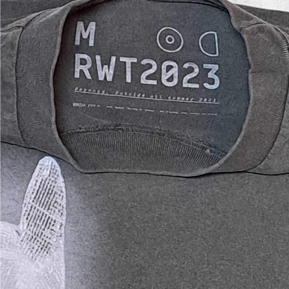 Beyoncé "No Skips - Holographic Hourse" Renaissance Tour OFFICIAL T-Shir… - Picture 5 of 7